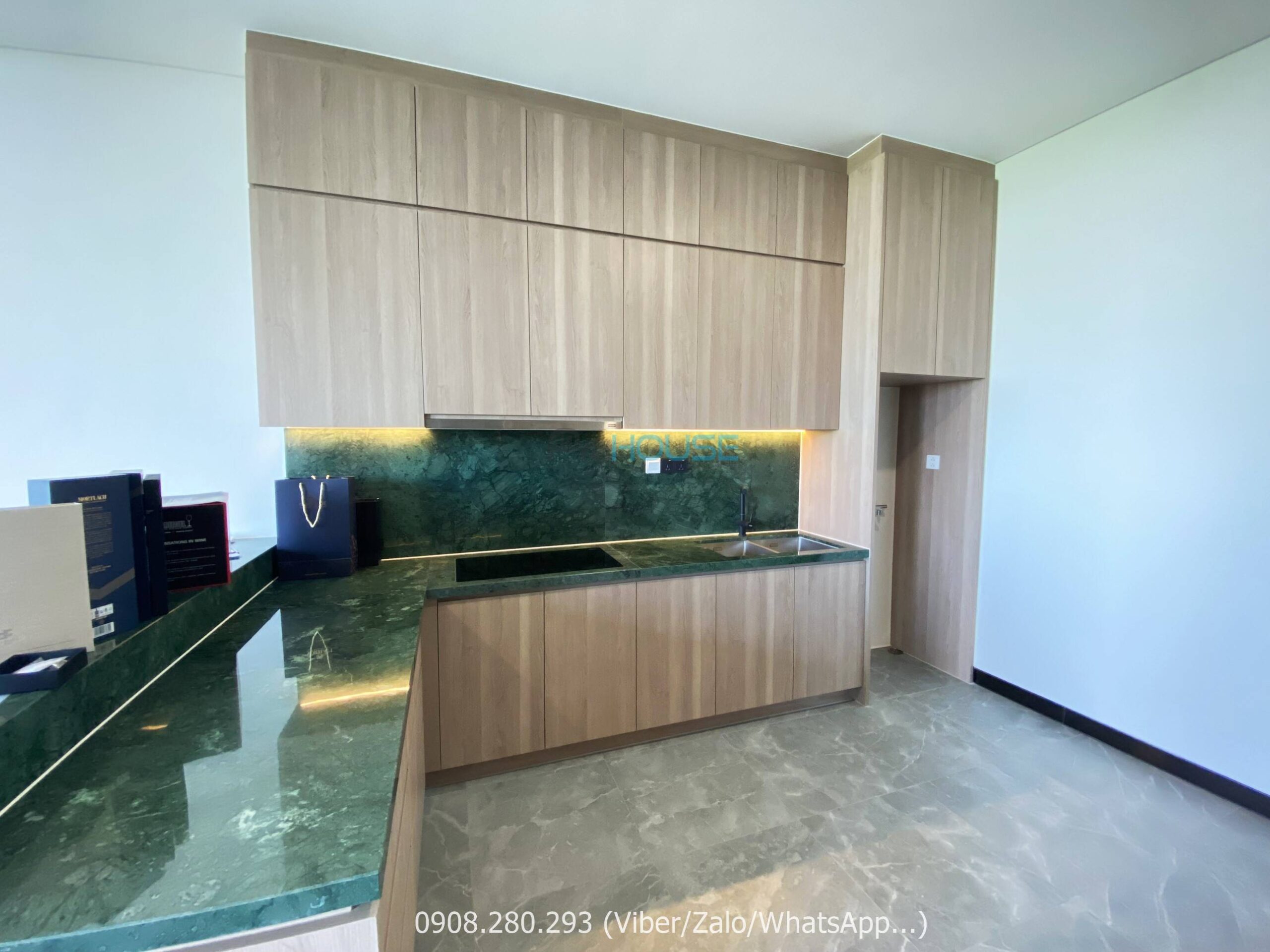 Comer duplex Cove Residences for rent with river view