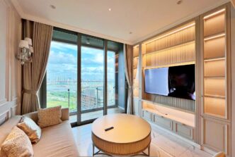 Conner 2-br apartment in Empire City for rent – nice furniture – high floor