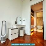 Cho thuê căn hộ Cove Residences 3 phòng ngủ lầu cao view sông